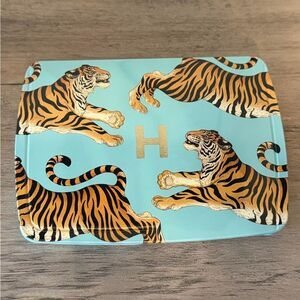 HOURGLASS-AMBIENT Lighting Edit Unlocked -Tiger 
New without box